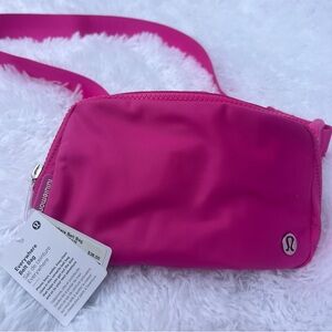 lululemon athletica Everywhere Belt Vibrant Pink Crossbody Bag